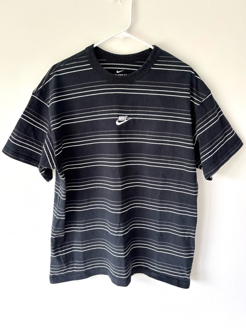 Nike Black White Striped Short Sleeve T-shirt Ribbed Crewneck Embroidered Logo
